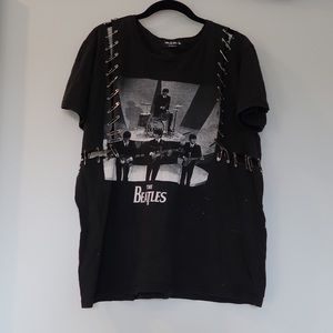 iamkokola safety pin beetles shirt